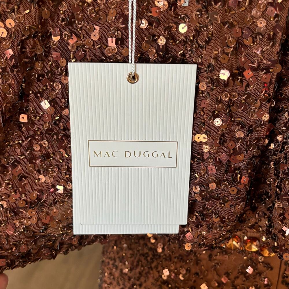 Mac Duggal 10 - Picture 8 of 11